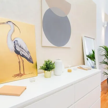 Lovely Historical By The Castle - N1