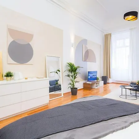 Lovely Historical In Mala Strana - N1st *